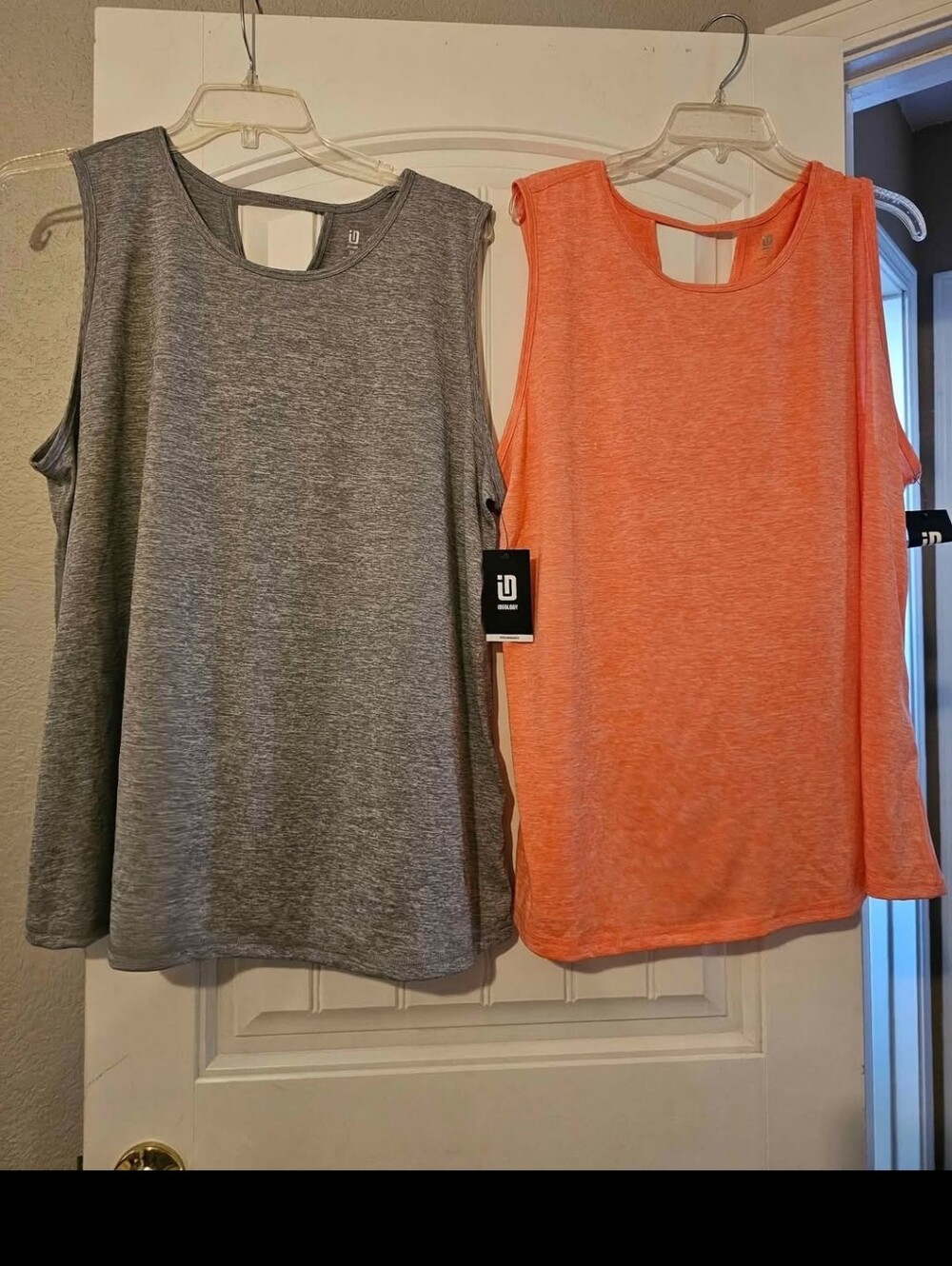 New womans size 3x Tank top bundle ( 100 % Polyester)
